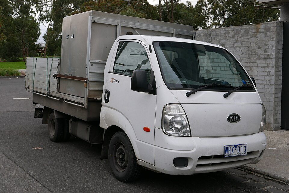 كيا K2700